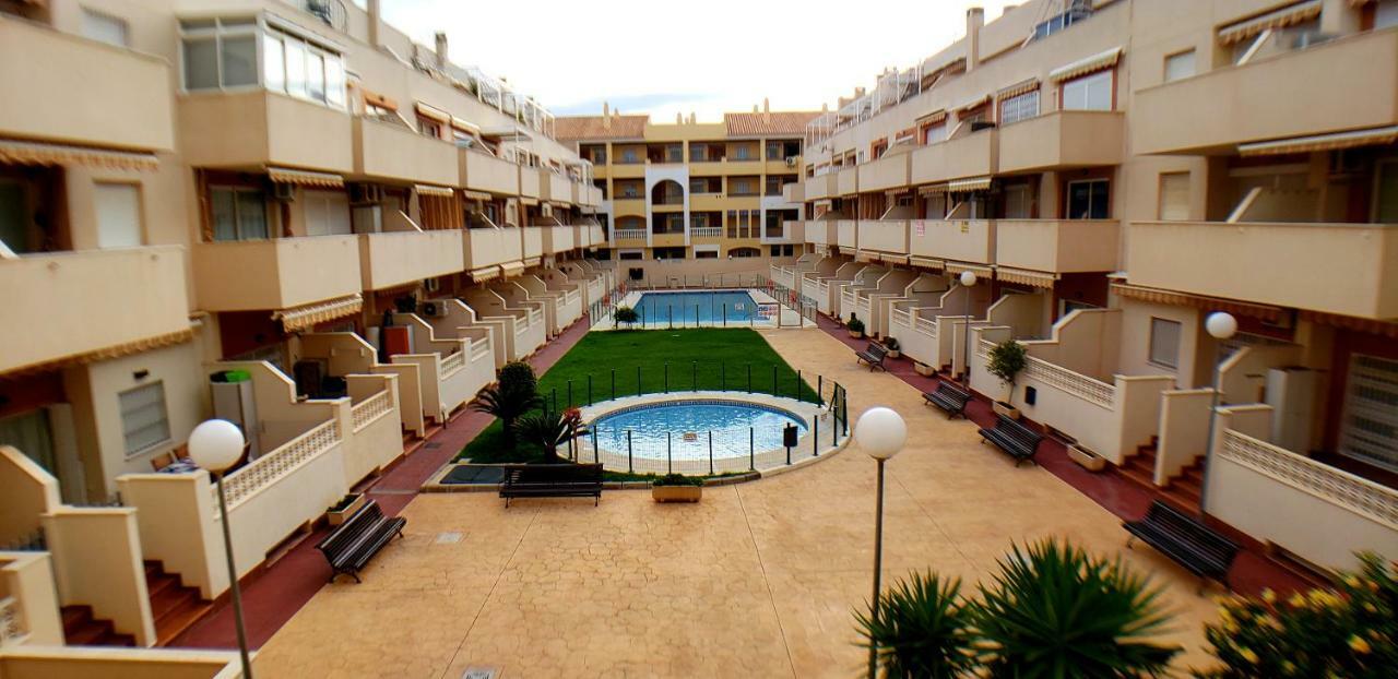 Roquetas Beach House Apartamento Fresco Con Piscina روكيتاس ذي مار المظهر الخارجي الصورة